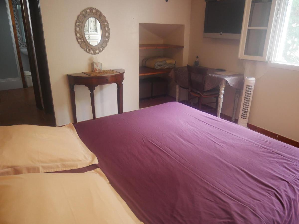 Bed and Breakfast La Feniere Vénéjan Exteriér fotografie